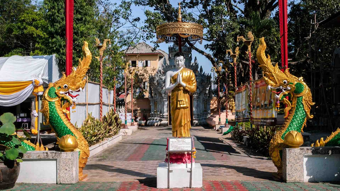sculptures at Wat Phra Singh, temples in Chiang Rai 