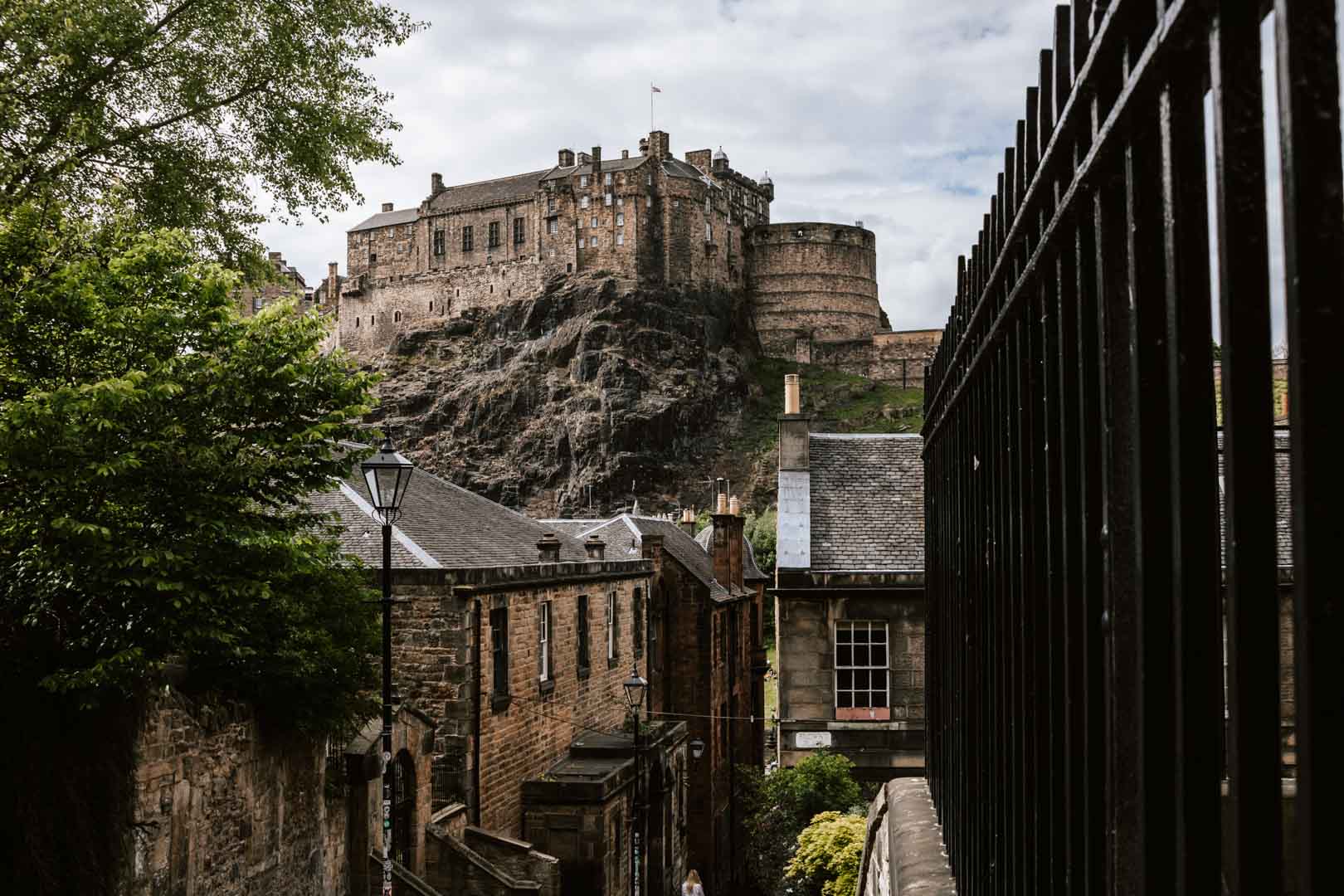 Finding The Best Views of Edinburgh Castle 8 Epic Spots