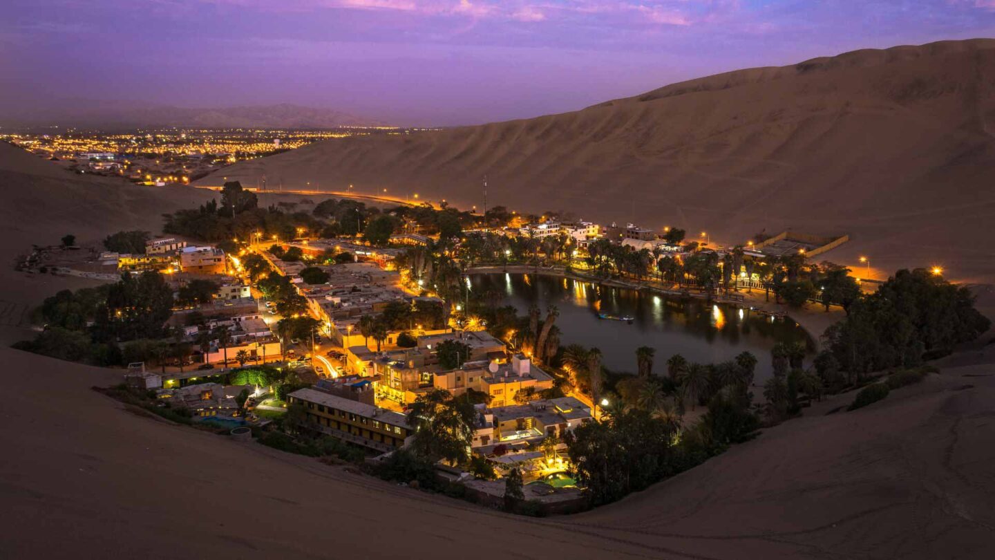 Huacachina at night