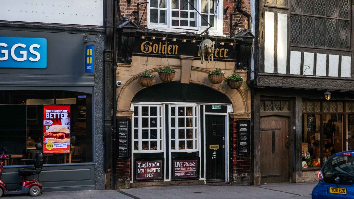 The Golden Fleece, Englands most haunted inn
